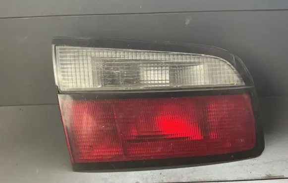 Tailgate rear/tail lights