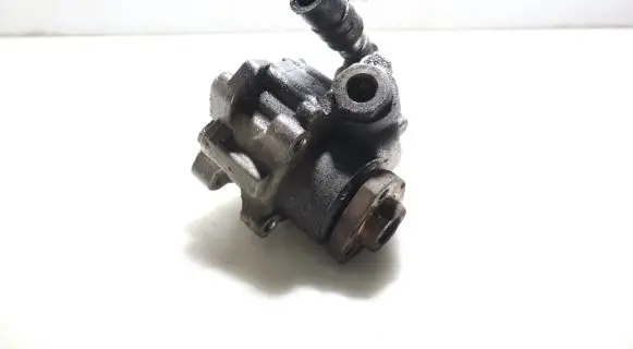 Volkswagen Transporter - Caravelle T5 Power steering pump