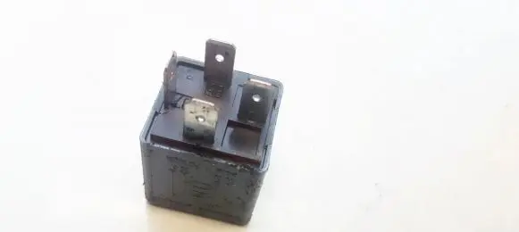 Volkswagen Golf IV Other relay 141951253B