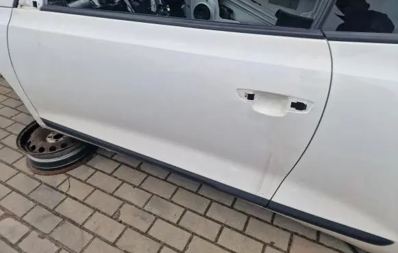 Door (2 Door Coupe)