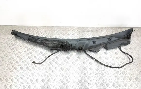 Mercedes-Benz E W212 Wiper trim A2128301013