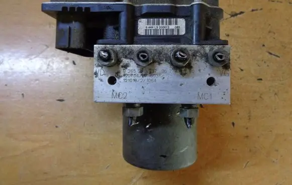 Peugeot 508 ABS Pump 9677031780