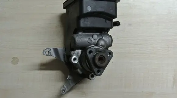 BMW X3 E83 Power steering pump 3405196