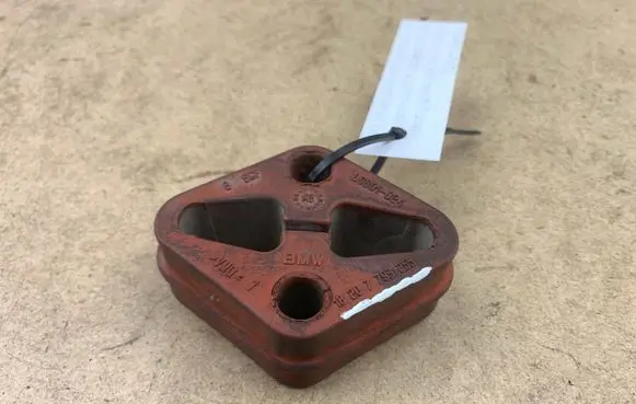 BMW 3 E90 E91 Muffler mount bracket/holder 7793255 18207793255