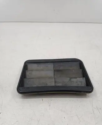 BMW 4 F36 Gran coupe Quarter panel pressure vent 64229176945 60829010