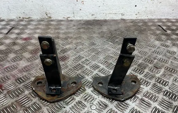 BMW 5 E39 Tow bar mounting accessories 