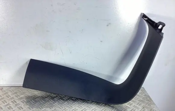 Mercedes-Benz GLC X253 C253 (D)pillar trim (top) A2537400271