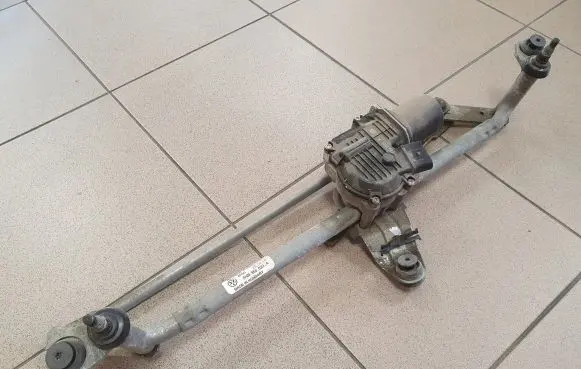 Volkswagen Tiguan Front wiper linkage and motor 5NB955119A 5NB955023A