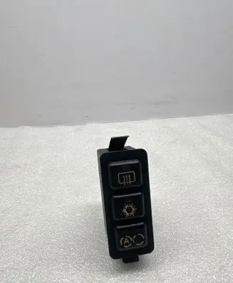 BMW 5 E34 Windscreen/window heater switch 03051010 6131 1391767