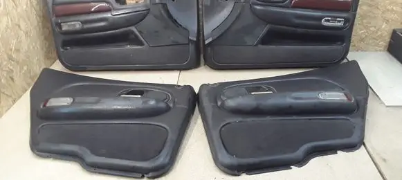 Chrysler 300M Front door card panel trim