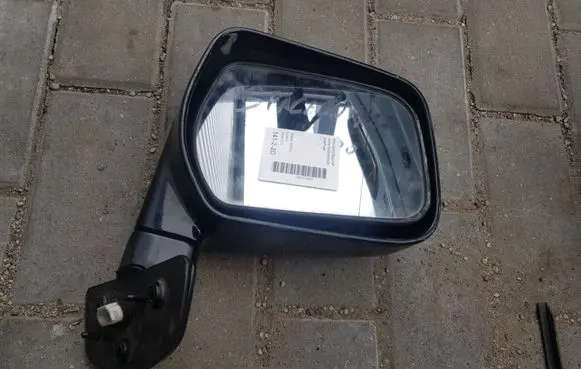 Mitsubishi Space Runner Front door electric wing mirror