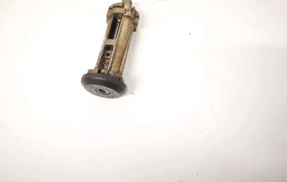 Ford Mondeo MK I Front door lock (next to the handle) d07ka