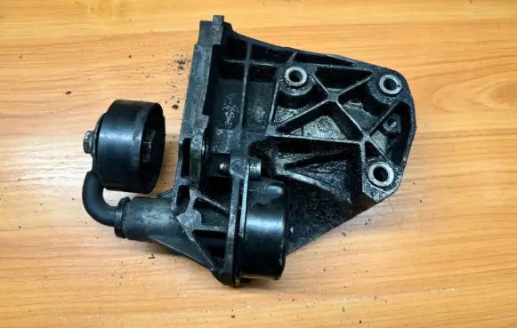 BMW 5 E60 E61 Air conditioning tensioner 7786708