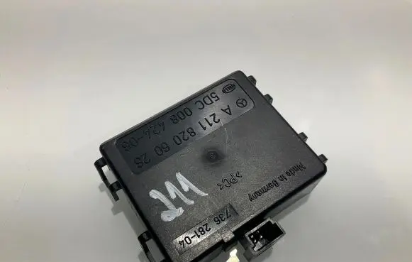 Mercedes-Benz E W211 Rain sensor A2118206026 5DC00842406 73628104