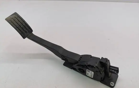 Ford C-MAX II Accelerator throttle pedal AV619F836BB