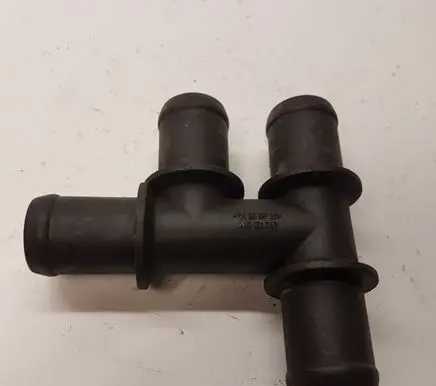 Audi A8 S8 D3 4E Engine coolant pipe/hose 2D0121243