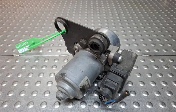 Volkswagen Polo V 6R Brake booster S26372679 1J0612181D