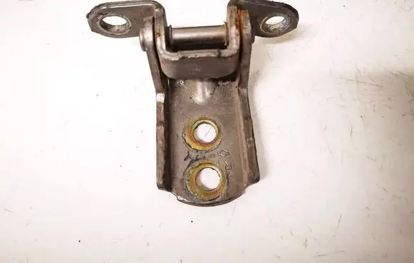 Nissan X-Trail T30 Rear door lower hinge