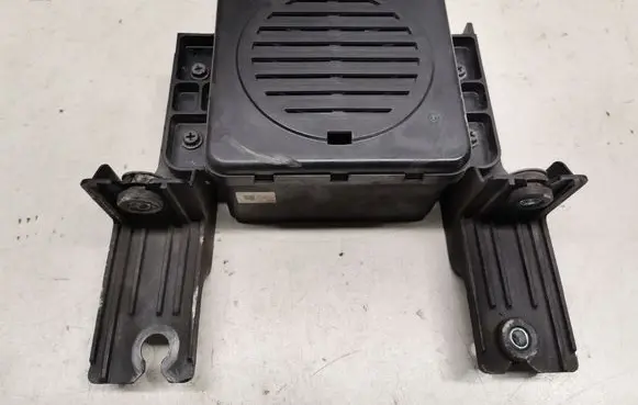 Hyundai Kona I Horn signal K496391000