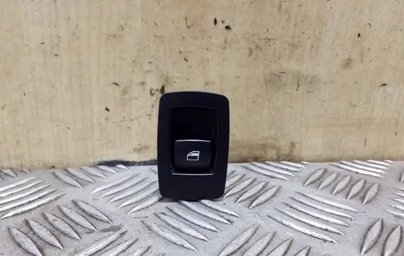 BMW X3 E83 Electric window control switch 9113773