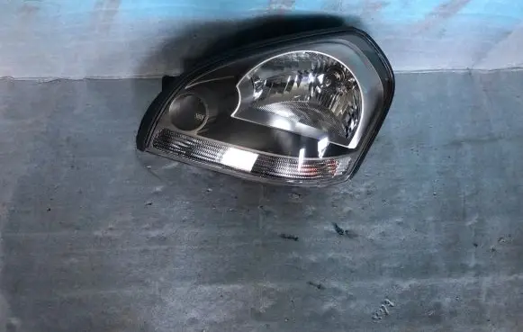 Hyundai Tucson JM Headlight/headlamp 921012E