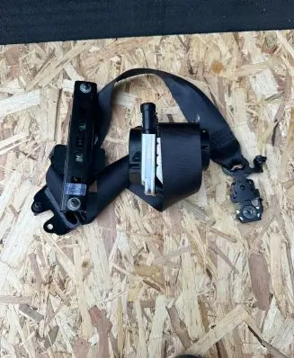 Volvo XC60 Front seatbelt 39841644 8632605 634993800