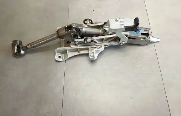 Steering wheel axle set
