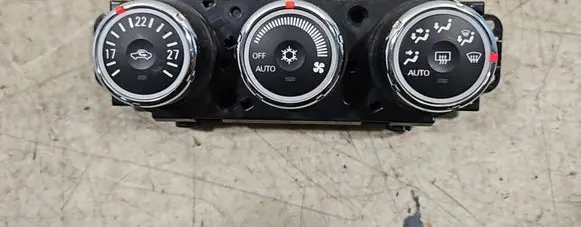 Mitsubishi Lancer VIII Climate control unit 7820A115XC 9K25A 3863142