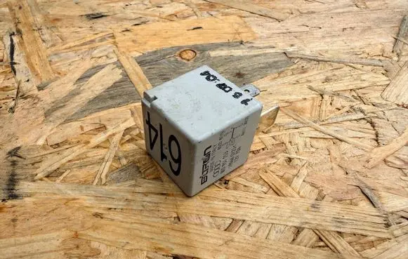 Audi A4 S4 B7 8E 8H Other relay 8E0951253