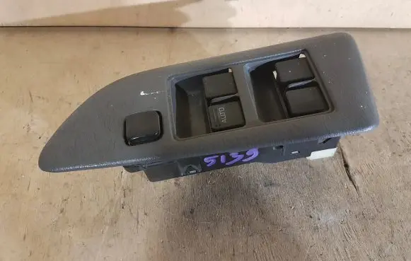 Nissan Almera Electric window control switch
