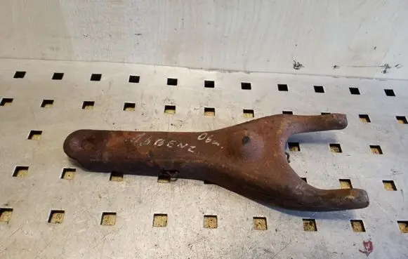 Toyota Corolla E120 E130 Clutch release arm fork 