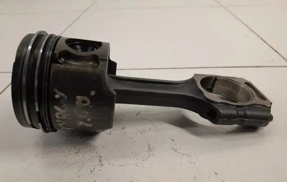 SsangYong Kyron Piston with connecting rod D20DT