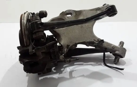 Rear wheel hub
