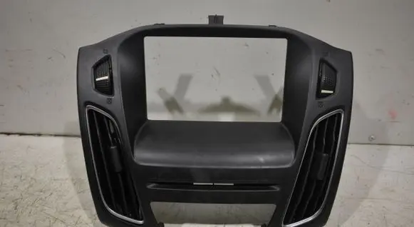 Ford Focus Radio/GPS head unit trim F1EB18835