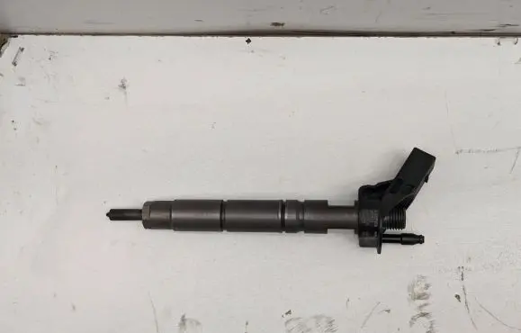 Mercedes-Benz ML W164 Fuel injector A6420701987 0445115 080822