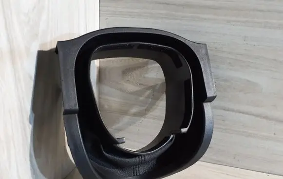 Steering wheel column trim