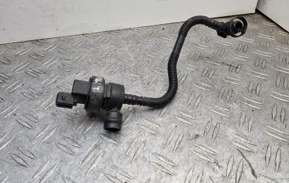 BMW 1 E81 E87 Fuel tank valve 7512582