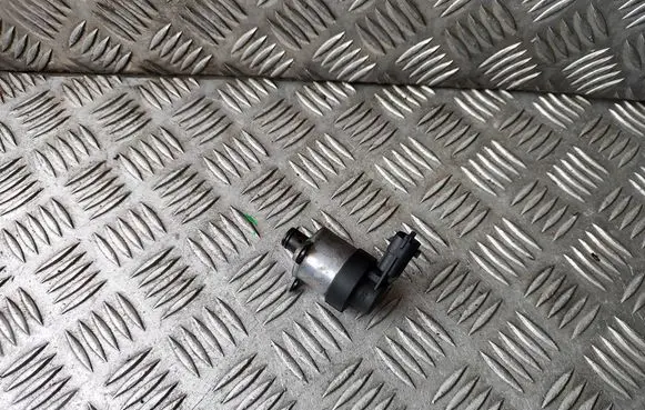 Volvo XC90 Fuel pressure regulator 0928400573
