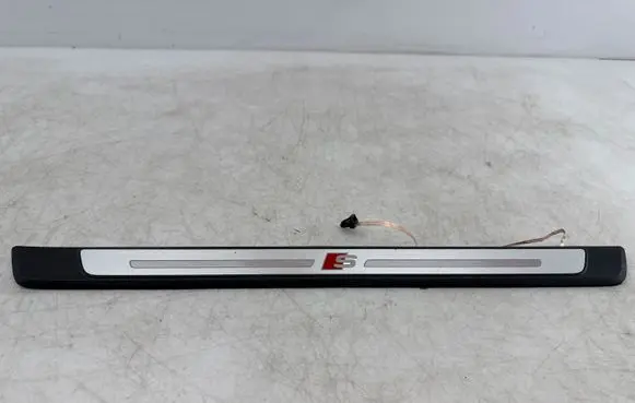 Audi A4 S4 B9 Front sill trim cover 8W0947418A
