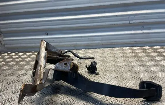Volvo V40 Clutch pedal 31400461 11839M06