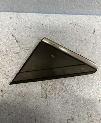 Chrysler Town u0026 Country V Fender end trim 1BE43TRMAA