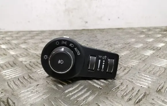 Jeep Cherokee Light switch P68154358AC8066