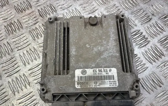 Volkswagen Golf V Engine control unit/module 03G906016AP