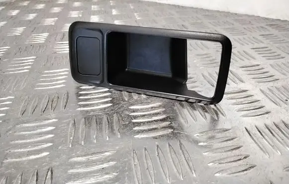 Ford Focus Front door window switch trim 3M51226A37