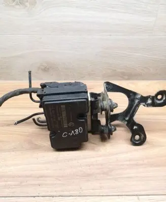 Volkswagen Caddy ABS Pump 1K0907379AF T739B0741 000404913D1