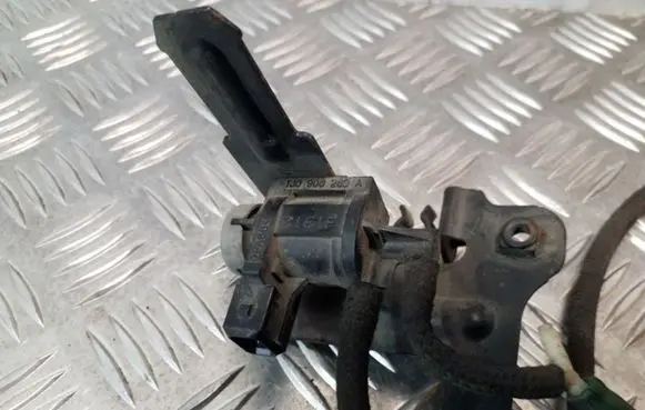 Audi A4 S4 B6 8E 8H Vacuum valve 1J0906283A