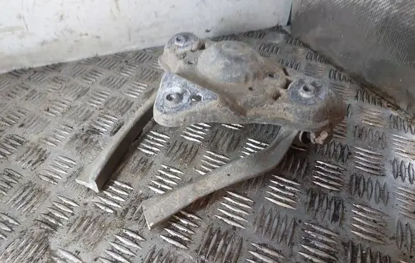 Audi A4 S4 B5 8D Other front suspension part 8D0412381