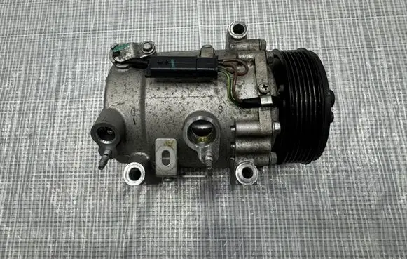 Jeep Avenger Air conditioning (A/C) compressor (pump) 9827596080