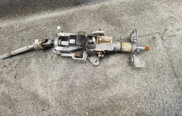BMW 5 E60 E61 Steering wheel axle 6780876