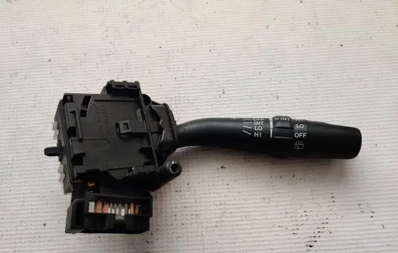 Toyota Sienna XL20 II Indicator stalk 173717lh